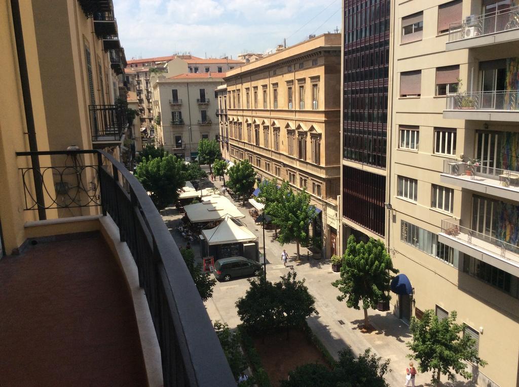 Home In City باليرمو الغرفة الصورة